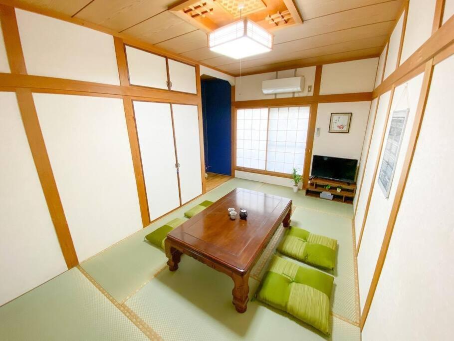 団,最大16名,レンタルサイクル無料,usjまで好アクセスの3階建て อพาร์ทเม้น *